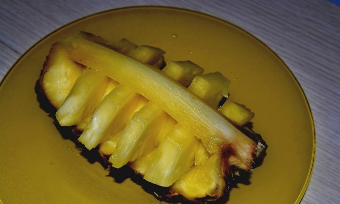 How to cut a pineapple beautifully