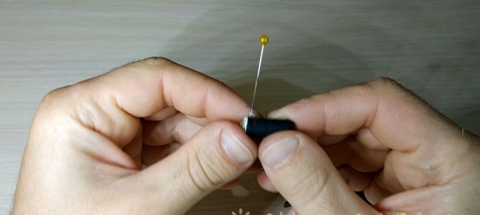 DIY mini flashlight keychain