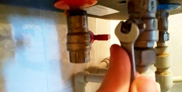 How to revive a ball valve if it is jammed