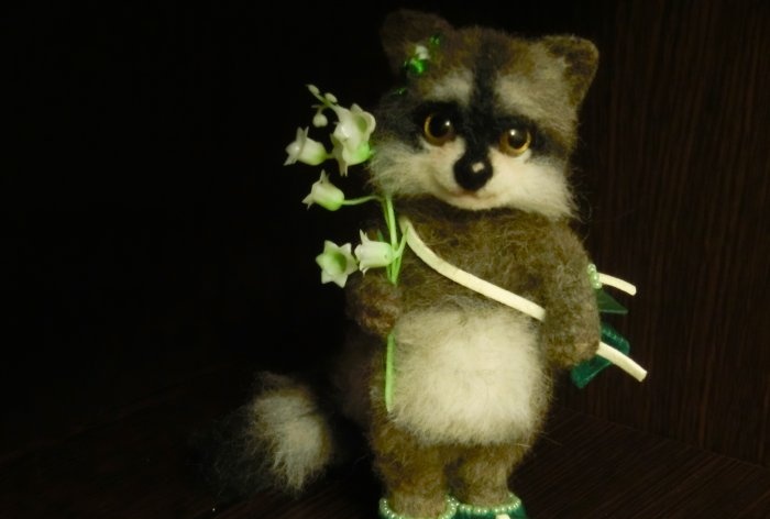 Felted raccoon wool