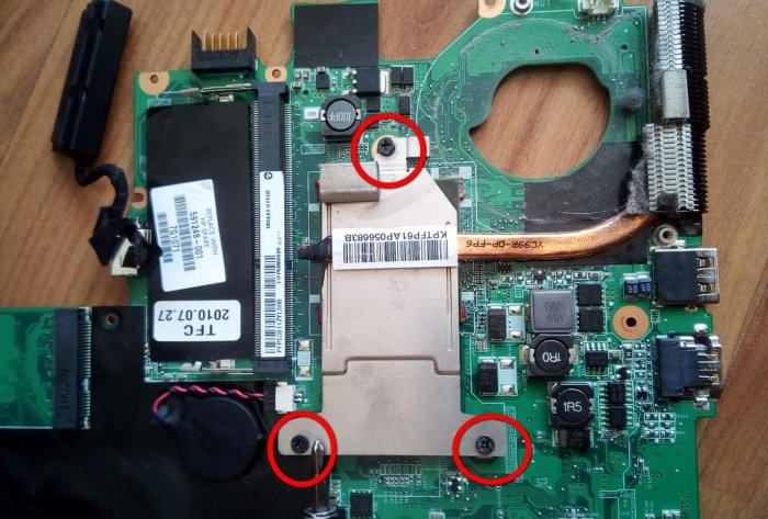 Cleaning your laptop from dust yourself