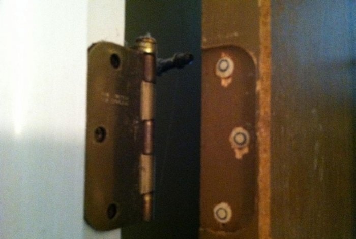 Restoring broken holes for door hinge screws