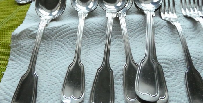 Cleaning silver items at home