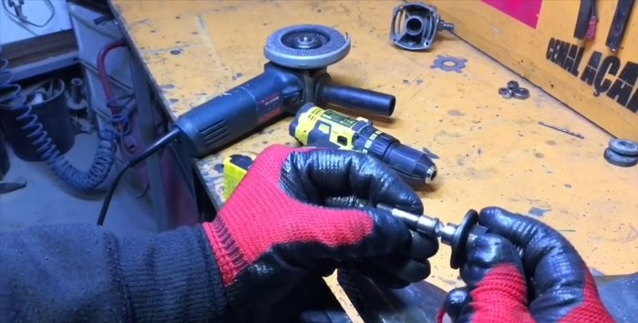 Do-it-yourself grinding cutting attachment for a screwdriver