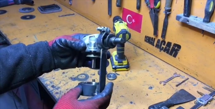 Do-it-yourself grinding cutting attachment for a screwdriver