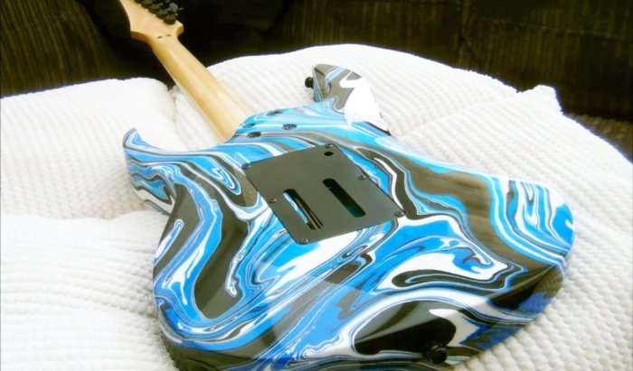 Original do-it-yourself guitar painting