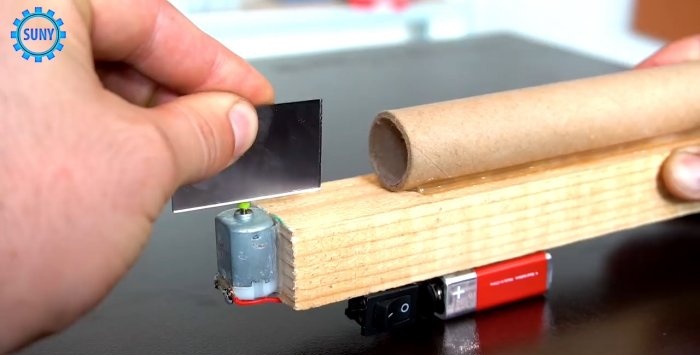 How to make a simple laser level from a pointer