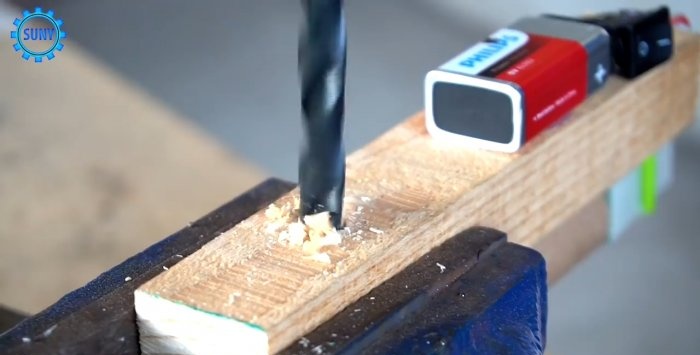 How to make a simple laser level from a pointer