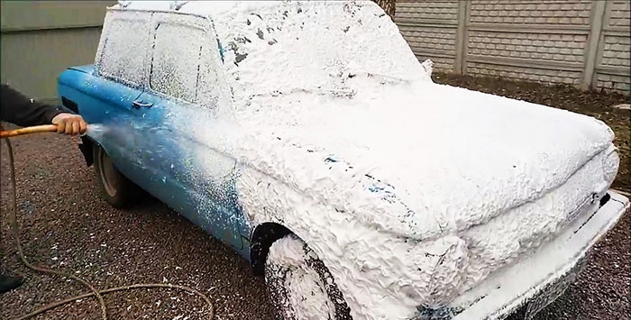 Homemade foam generator for car washing