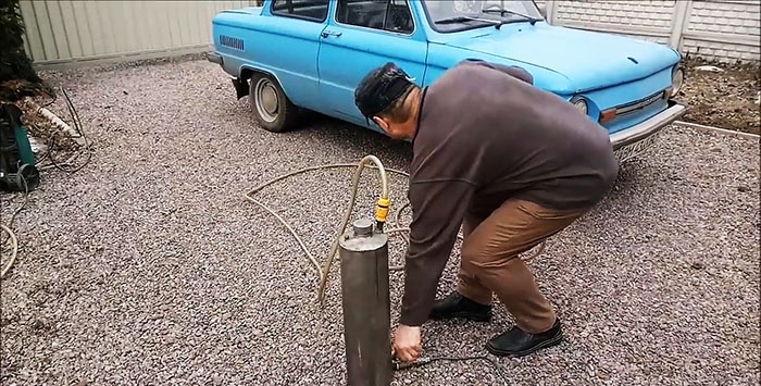 Powerful foam generator from a fire extinguisher