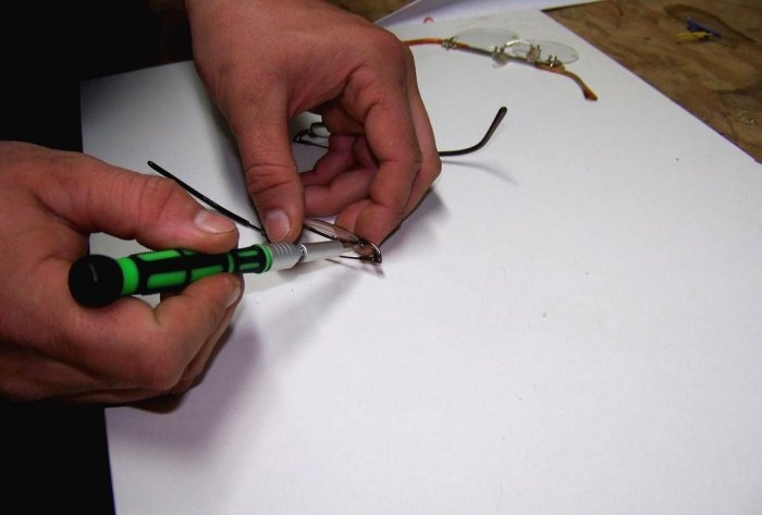 Quick eyeglass frame repair