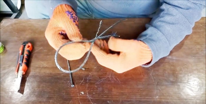 How to braid the end of a rope into a loop