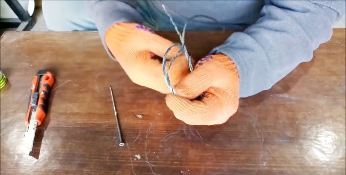 How to braid the end of a rope into a loop