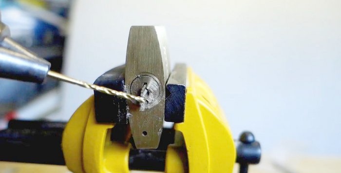 How to remove a broken key from a lock