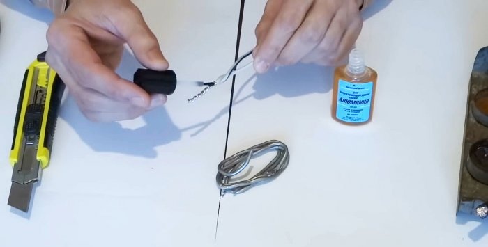 Soldering strands of aluminum and copper wire