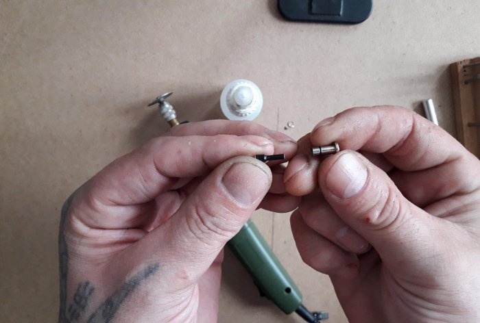 How to make reliable phone plugs