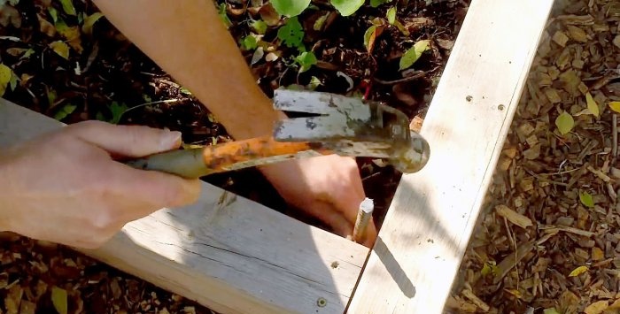 A simple greenhouse made of PVC pipes with your own hands