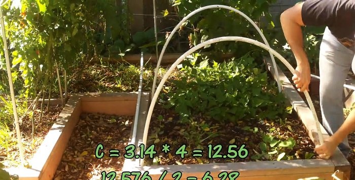 A simple greenhouse made of PVC pipes with your own hands