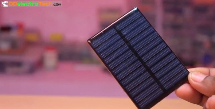 Adding a solar panel to your smartphone