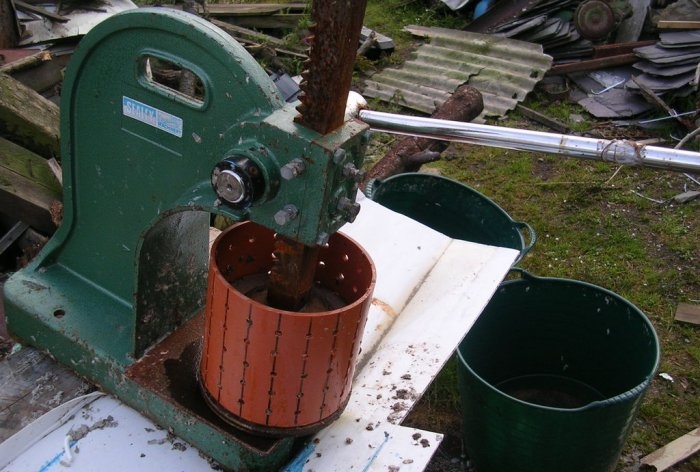 Production of fuel briquettes from sawdust and paper