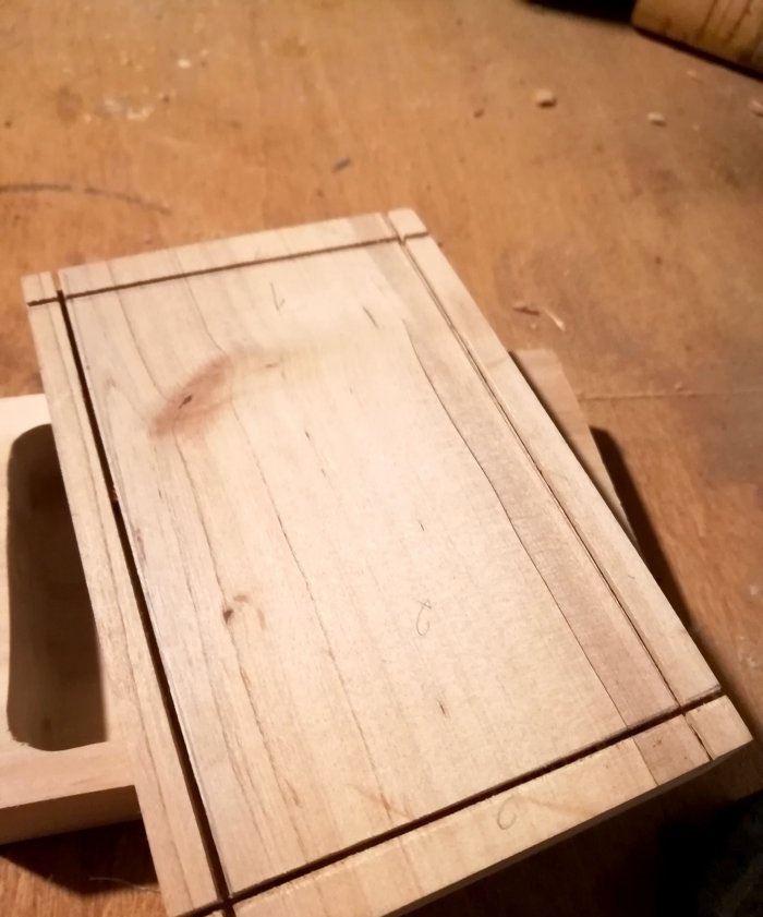 How to make an unusual box from alder and burl