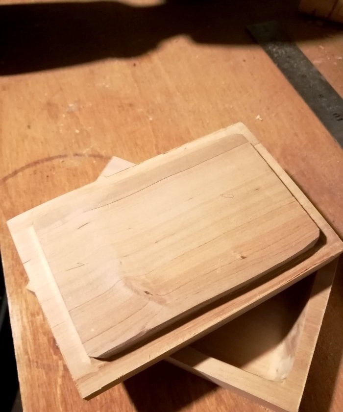 How to make an unusual box from alder and burl