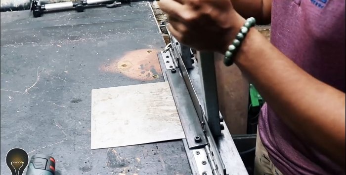 How to make a sheet bender from a corner and door hinges