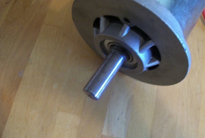 Homemade flange for electric motor shaft