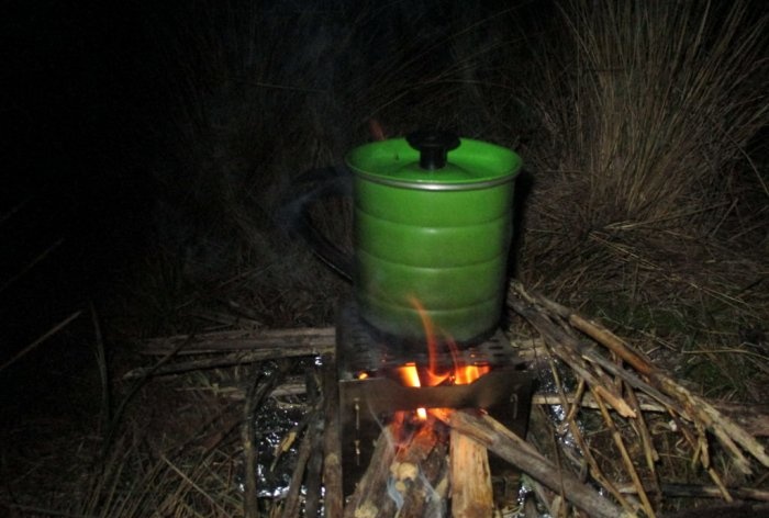 How to make a folding pocket stove for camping cooking