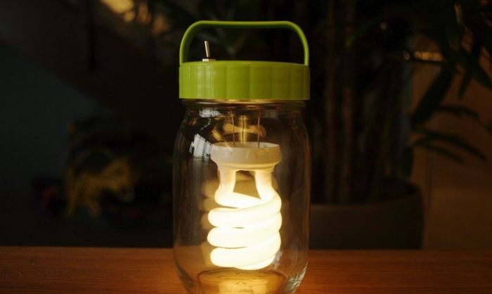 DIY flashlight in a jar