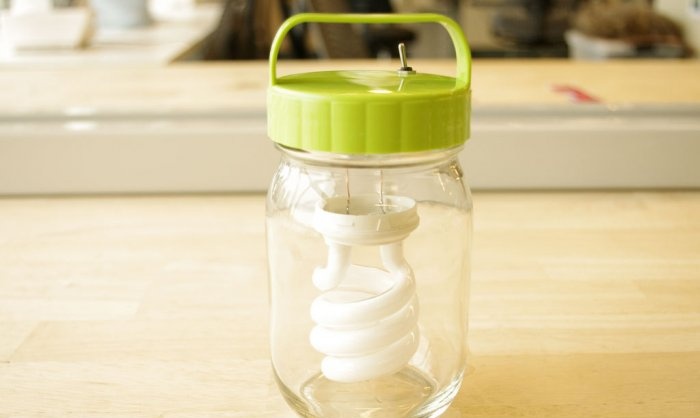 DIY flashlight in a jar