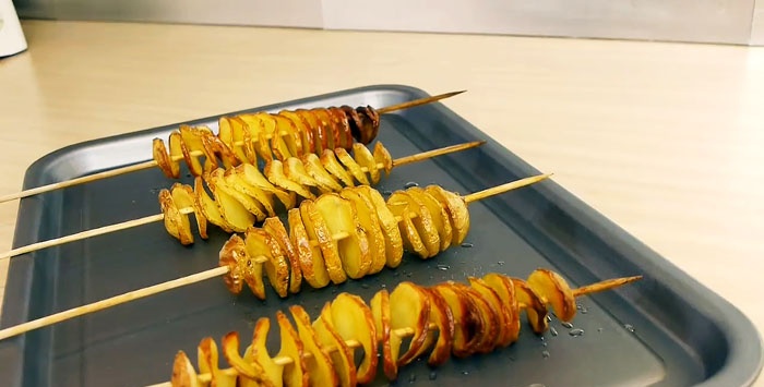 How to cut potatoes into spirals with a regular knife