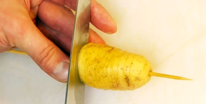 How to cut potatoes into spirals with a regular knife