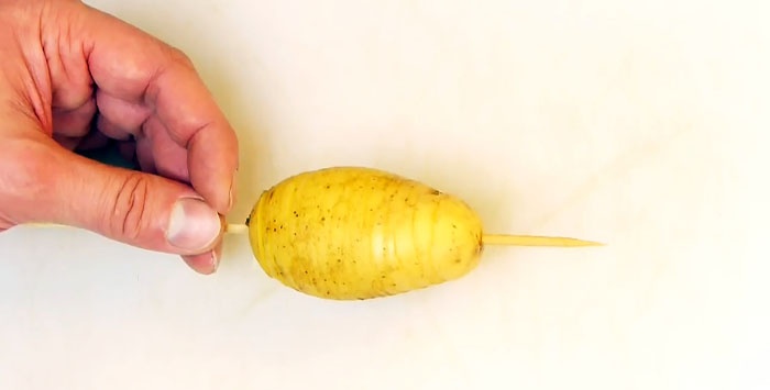 How to cut potatoes into spirals with a regular knife