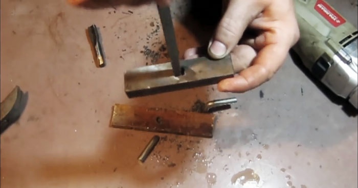 How to make square holes with round drills in a way accessible to everyone