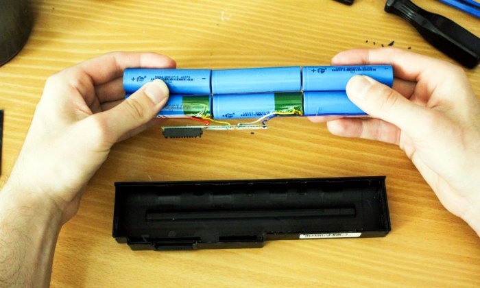 Laptop battery does not charge. We restore it in a simple way.