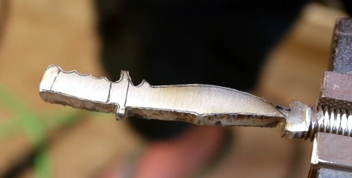 How to turn a bolt into a nice little souvenir hunting knife