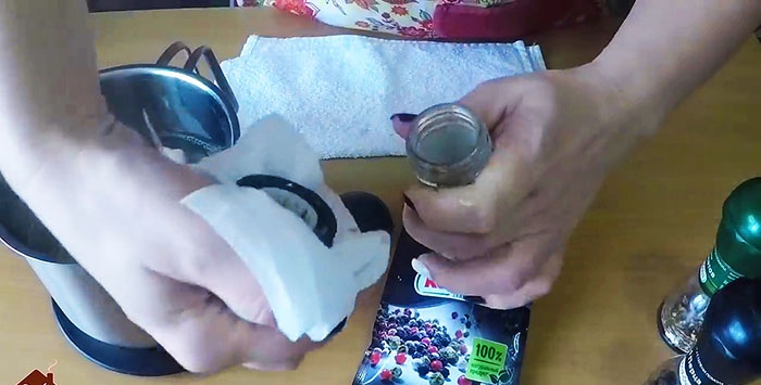 How to Refill a Disposable Spice Grinder