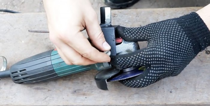 Removable device for cutting circles in sheet metal using a grinder