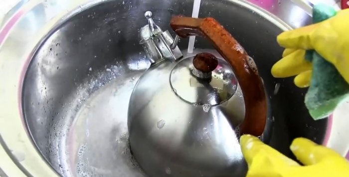 How to clean dishes from carbon deposits and grease in 10 minutes - make a super cleaner with your own hands