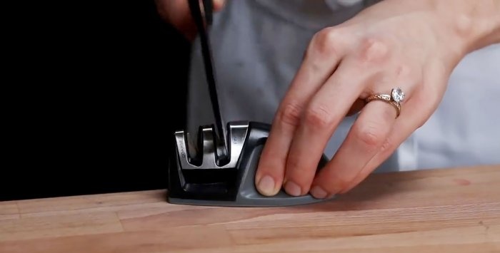 3 most affordable ways to sharpen a kitchen knife