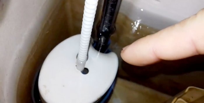 A quick and 100 way to fix a leaking toilet cistern