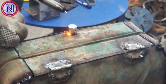 Do-it-yourself portable miracle stove from an old canister