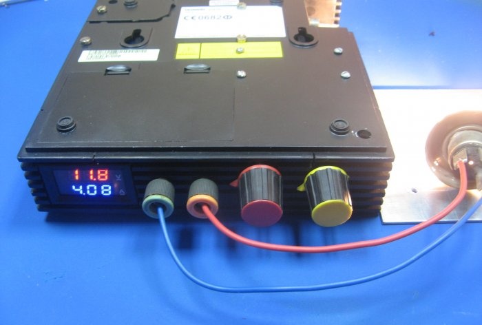 Compact regulated power supply 24V 5A