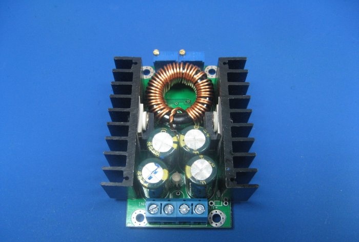 Compact regulated power supply 24V 5A