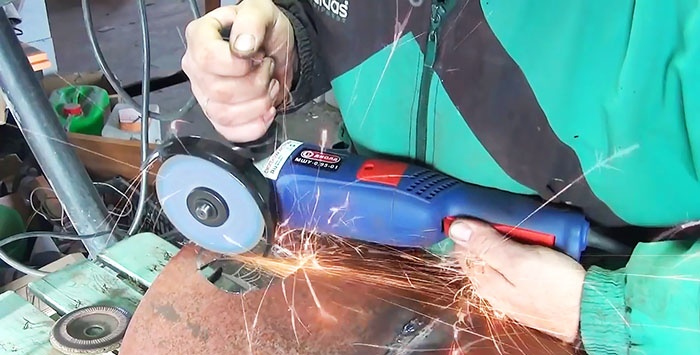 How to cut a straight hole with a grinder