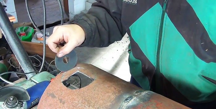 How to cut a straight hole with a grinder