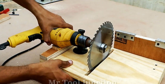 Mini circular table based on drill