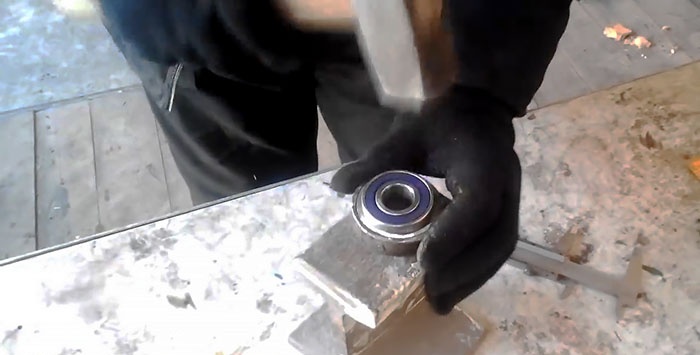 How to quickly make a bearing housing from a pipe