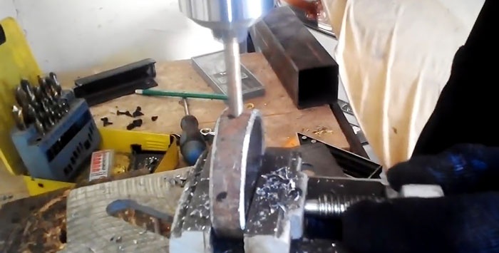 How to quickly make a bearing housing from a pipe